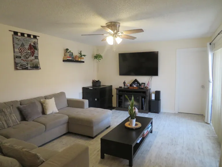 1021 Springdale Circle, Palm Springs, FL 33461 Property for sale