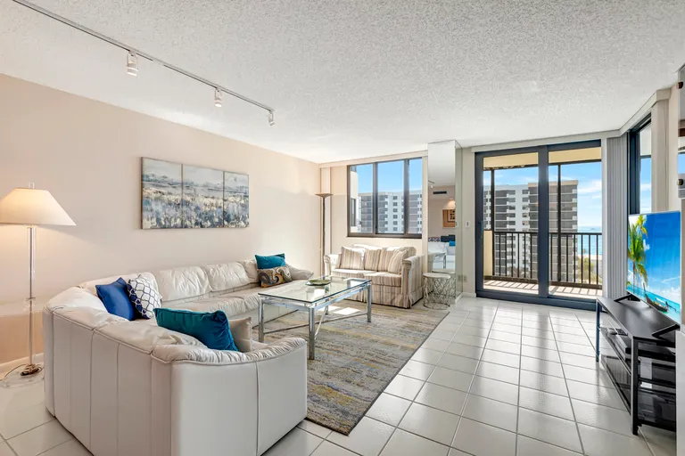 New York City Real Estate | View 3420 S Ocean Boulevard, 11r | Listing | View 8