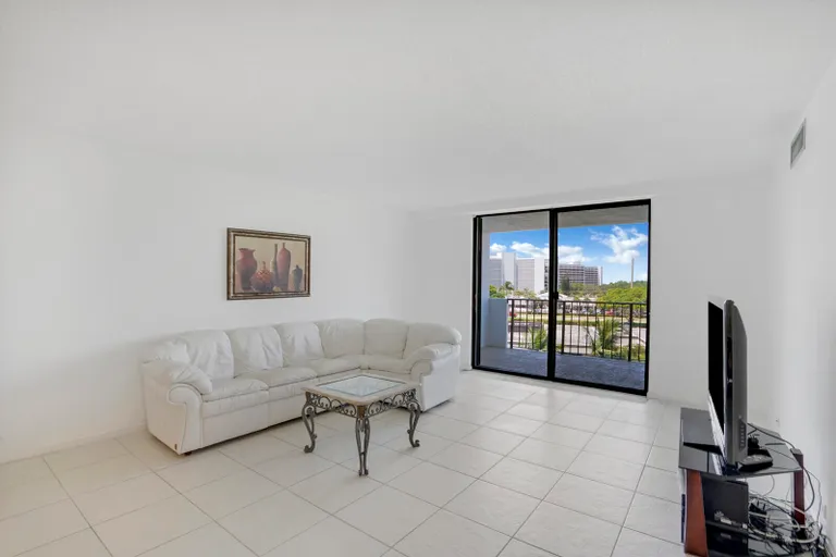 New York City Real Estate | View 1200 Marine Way, 407 | Listing | View 8