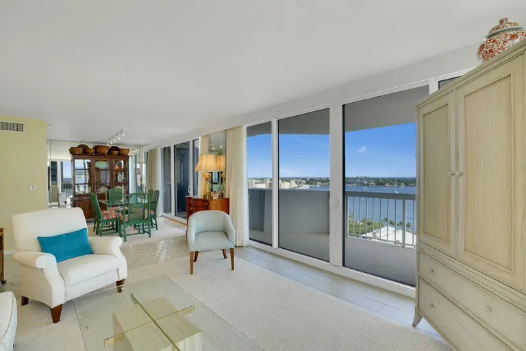 New York City Real Estate | View 123 Lakeshore Drive, 1842 | Listing | View 5