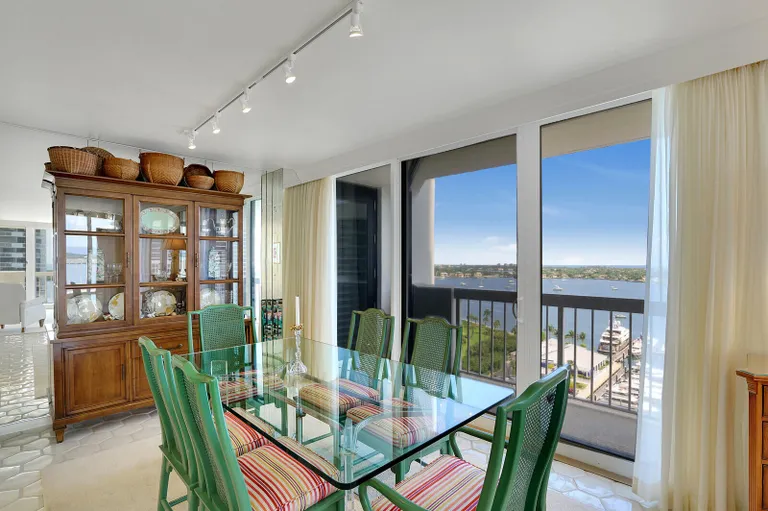 New York City Real Estate | View 123 Lakeshore Drive, 1842 | Listing | View 7