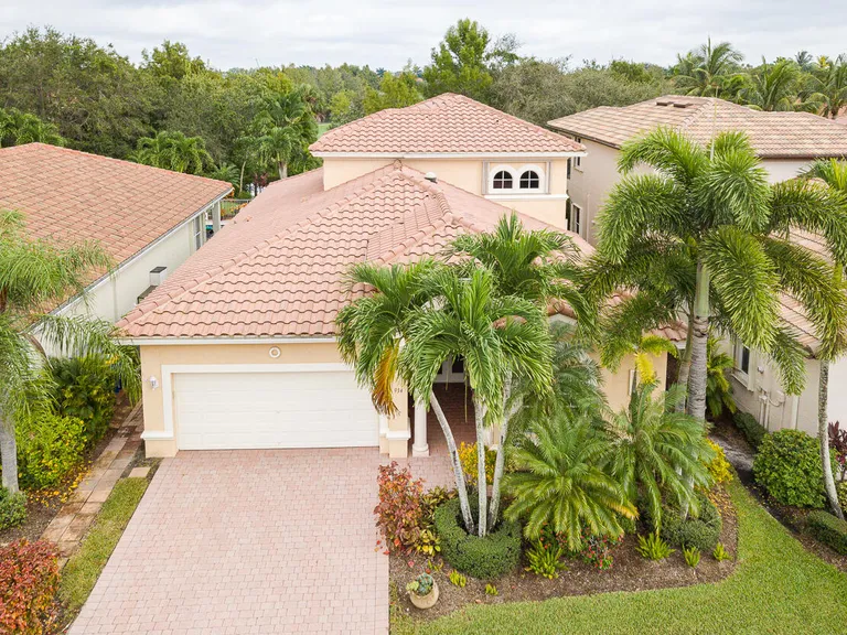 New York City Real Estate | View 934 SW Palm Cove Drive | 3 Beds, 3 Baths | View 1