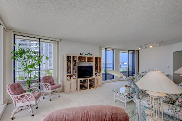 New York City Real Estate | View 5250 N Ocean Drive, 6s | Listing | View 73