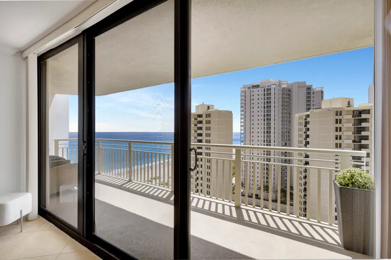 New York City Real Estate | View 3000 N Ocean Drive, 22-G | Listing | View 5