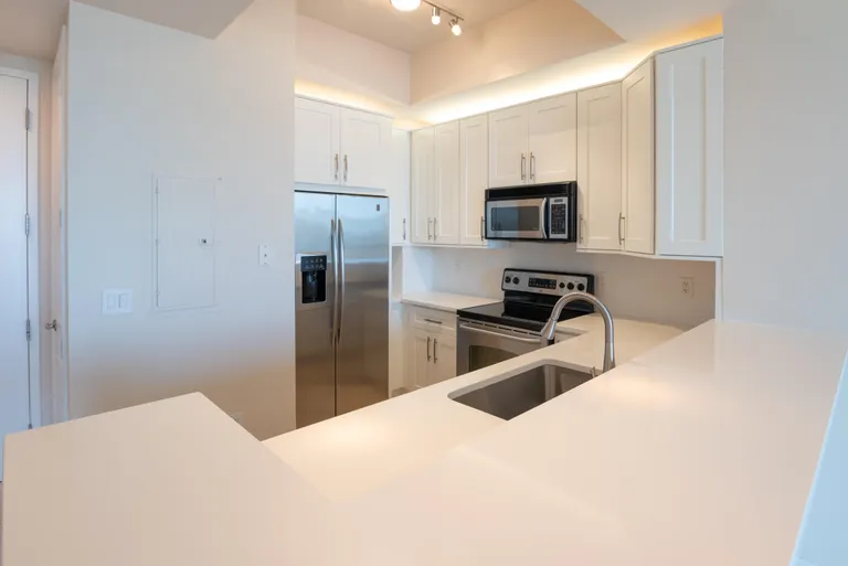 New York City Real Estate | View 403 S Sapodilla Avenue, 819 | Listing | View 14