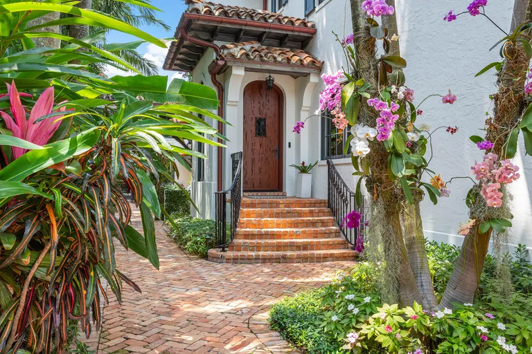 South Florida Real Estate | View 420 Brazilian Avenue | Listing | View 4