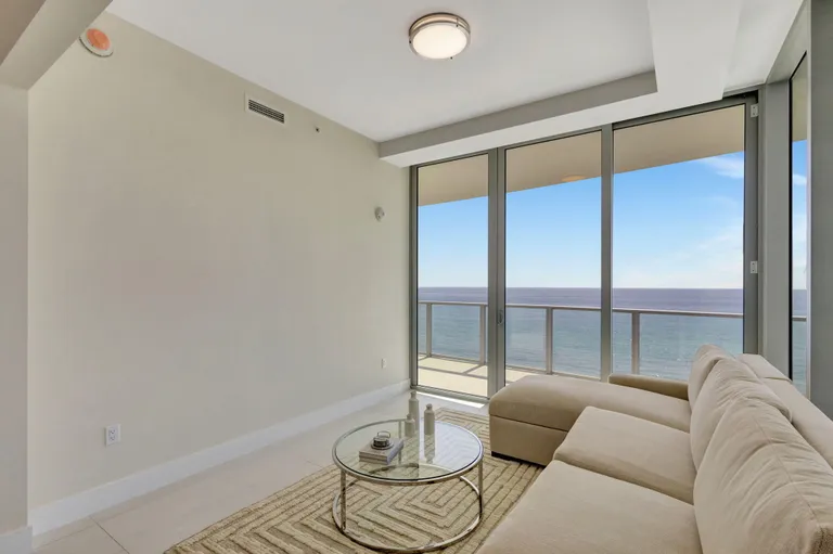 New York City Real Estate | View 3100 N Ocean Drive, H1504 | Listing | View 5