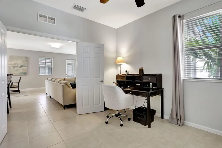 South Florida Real Estate | View 4720 Mimosa Place, 904 | Listing | View 17