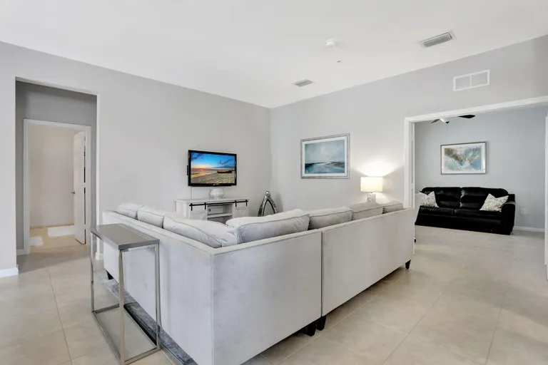 South Florida Real Estate | View 4720 Mimosa Place, 904 | Listing | View 7
