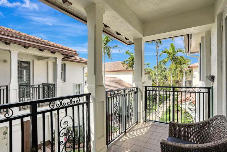 South Florida Real Estate | View 4720 Mimosa Place, 904 | Listing | View 31