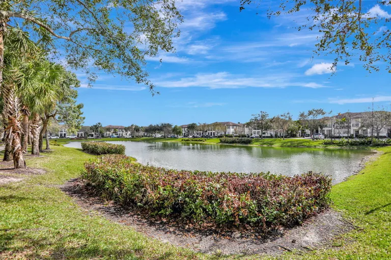 South Florida Real Estate | View 4720 Mimosa Place, 904 | Listing | View 22