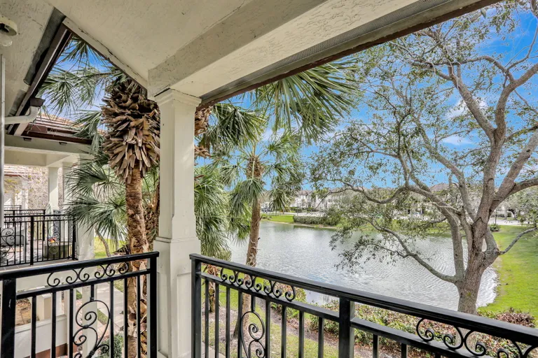 South Florida Real Estate | View 4720 Mimosa Place, 904 | Listing | View 21