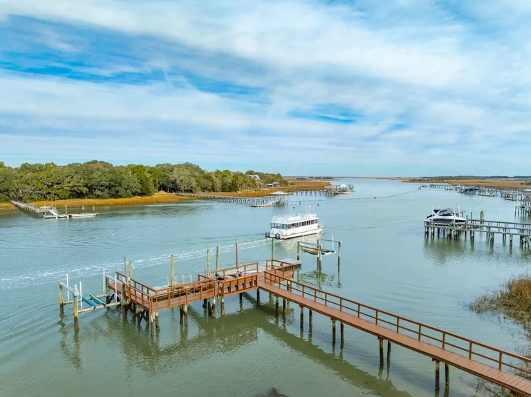 New York City Real Estate | View 26 Waterway Island Drive | Listing | View 7