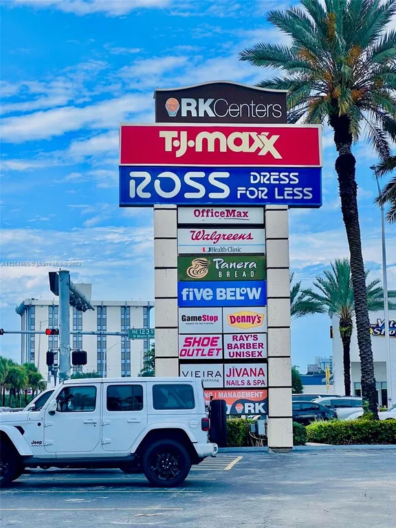 Florida,South,FL,North Miami Beach,TJMaxx,T.J.Maxx,discount