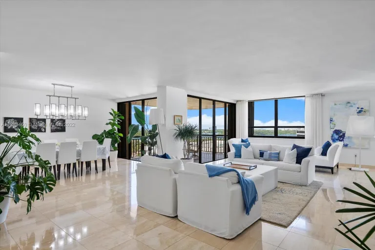 New York City Real Estate | View 10175 Collins Ave, 1705 | Listing | View 4