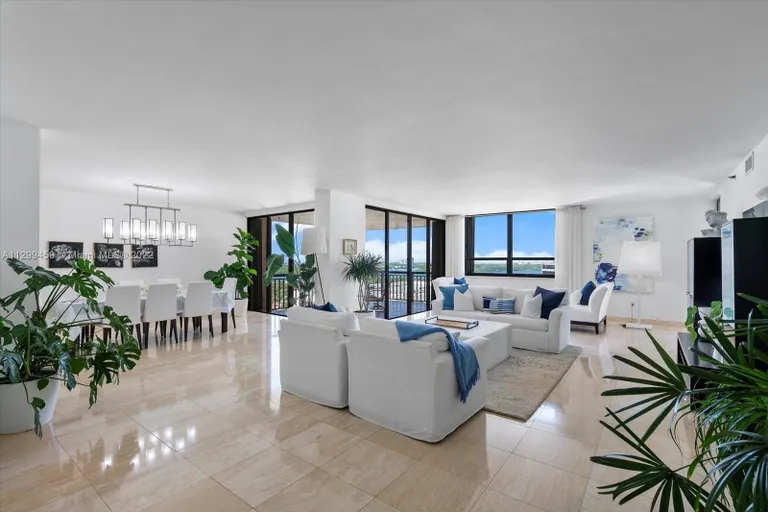 New York City Real Estate | View 10175 Collins Ave, 1705 | Listing | View 3