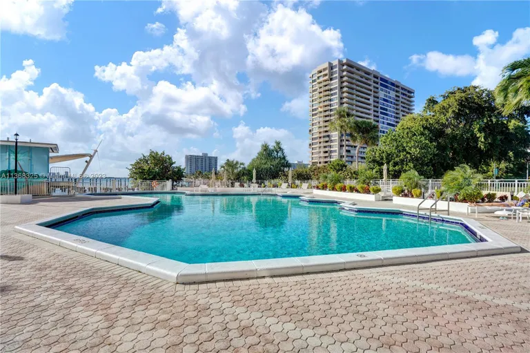 New York City Real Estate | View 11111 Biscayne Blvd, 700 | Listing | View 39