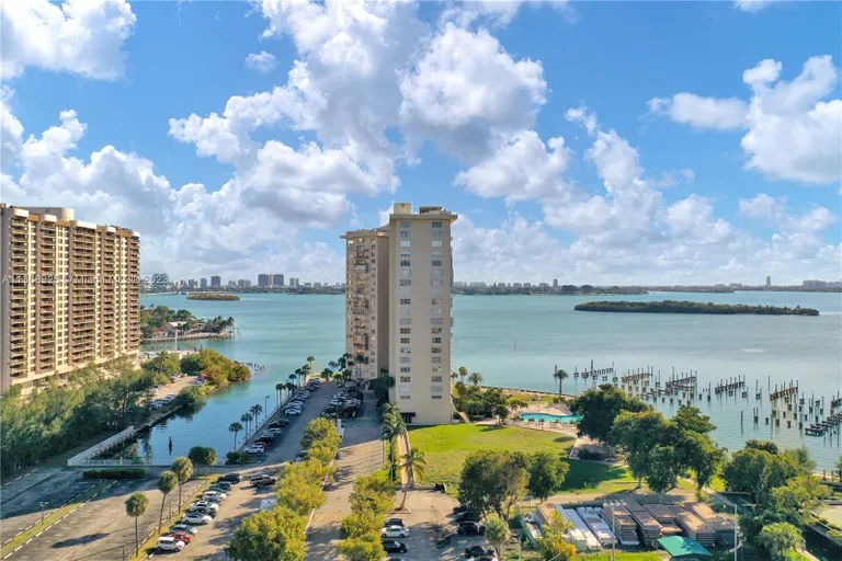 New York City Real Estate | View 11111 Biscayne Blvd, 700 | Listing | View 32