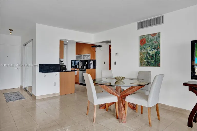 New York City Real Estate | View 11111 Biscayne Blvd, 700 | Listing | View 4