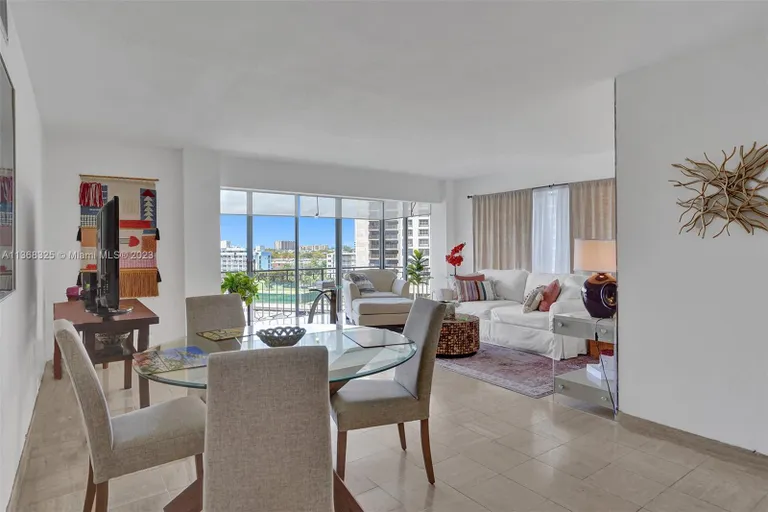 New York City Real Estate | View 11111 Biscayne Blvd, 700 | Listing | View 7