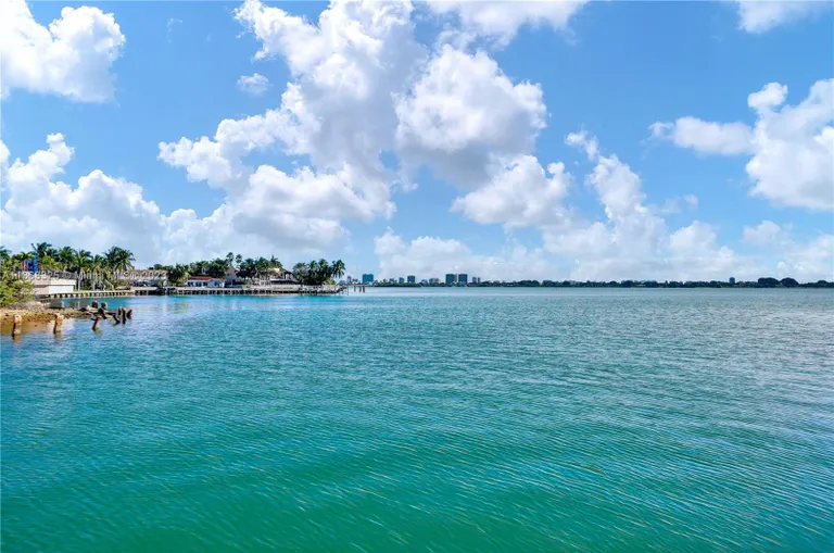 New York City Real Estate | View 11111 Biscayne Blvd, 700 | Listing | View 36
