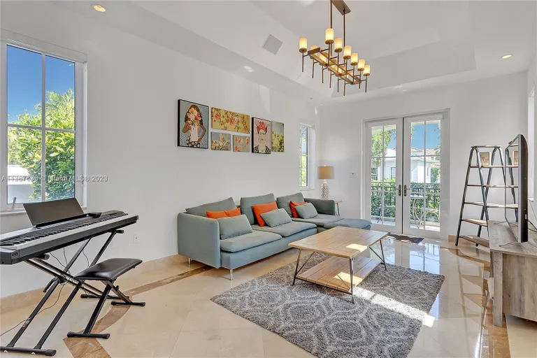 New York City Real Estate | View 350 Redwood Ln | Listing | View 7
