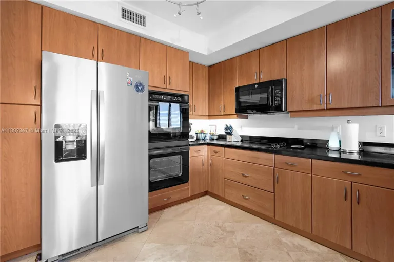 New York City Real Estate | View 765 Crandon Blvd, 405 | Listing | View 17