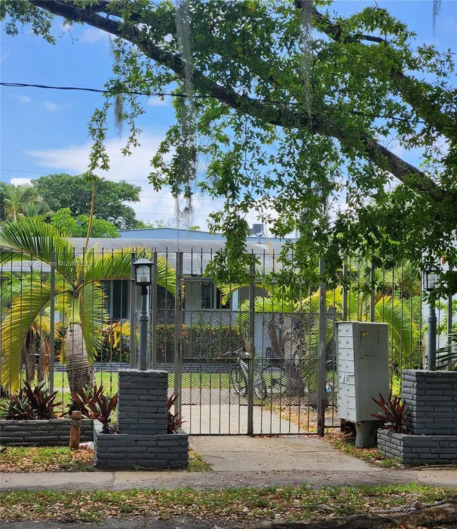 2000 Washington St, Hollywood, FL 33020 Property for sale