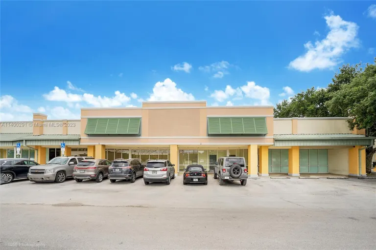 Shopping Centers for Sale in Miami, FL