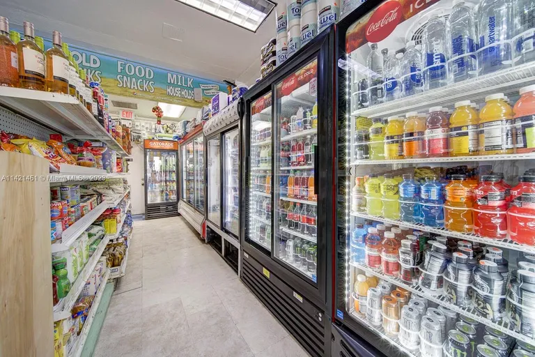 Cafeteria/Convenience Store For Sale In Miami Beach On Washington Ave,  Miami Beach, FL 33139 Property for sale