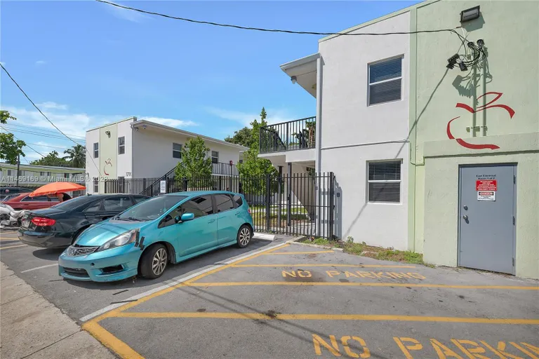 1710 NW 1st Ct #9 Miami FL 33136 Property for rent