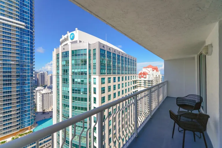 New York City Real Estate | View 1200 Brickell Bay Dr, 3922 | 1 Bed, 1 Bath | View 1