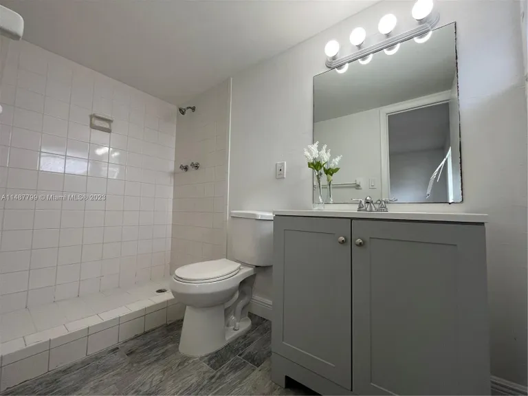 15205 NE 6th Ave D311, Miami, FL 33162 Property for rent