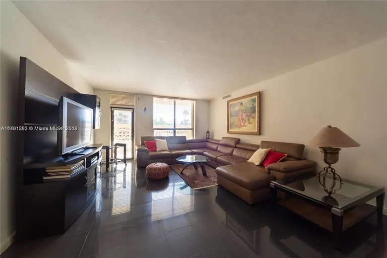 New York City Real Estate | View 10185 Collins Ave, 208 | Listing | View 7
