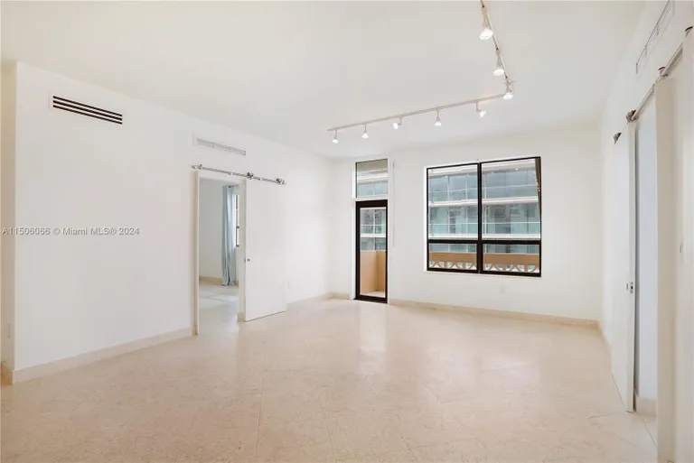 New York City Real Estate | View 10185 Collins Ave, PH20 | Listing | View 8