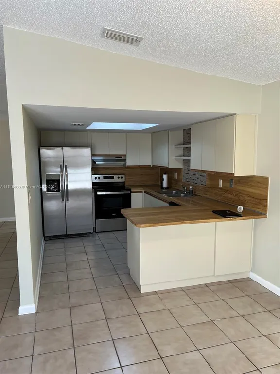 13764 SW 11th St, Miami, FL 33184 Property for rent