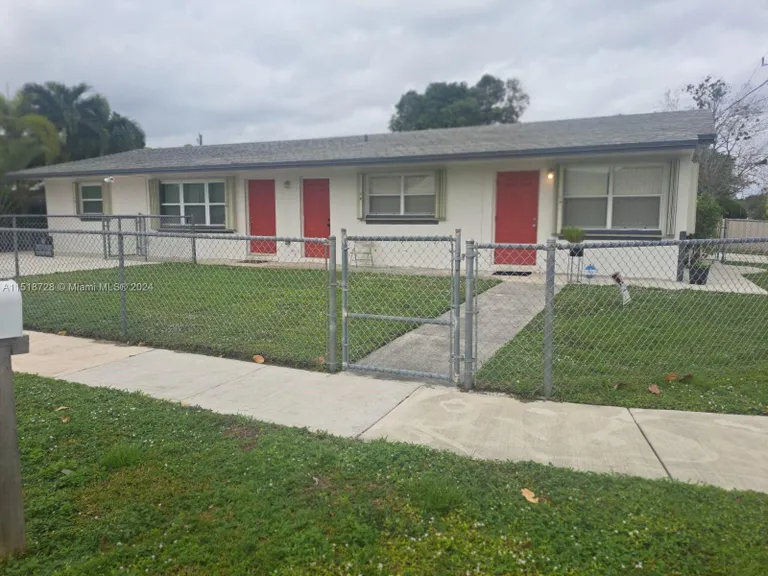 5801 Garfield St, Hollywood, FL 33021 Property for sale