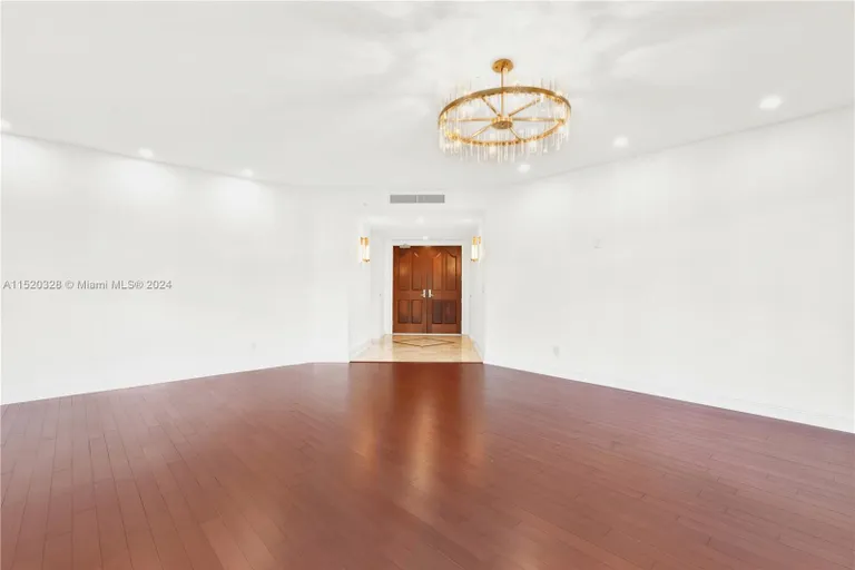 New York City Real Estate | View 13631 Deering Bay Dr, 217 | Listing | View 7