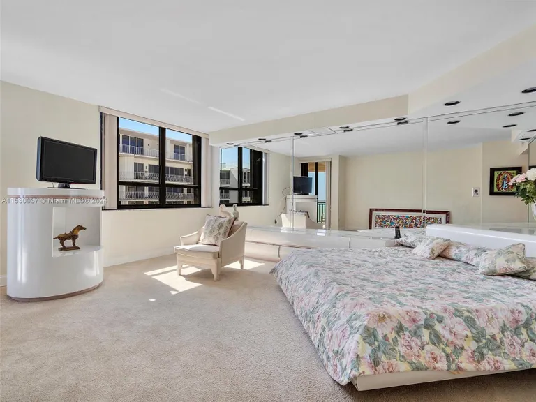 New York City Real Estate | View 10175 Collins Ave, 1704 | Listing | View 40