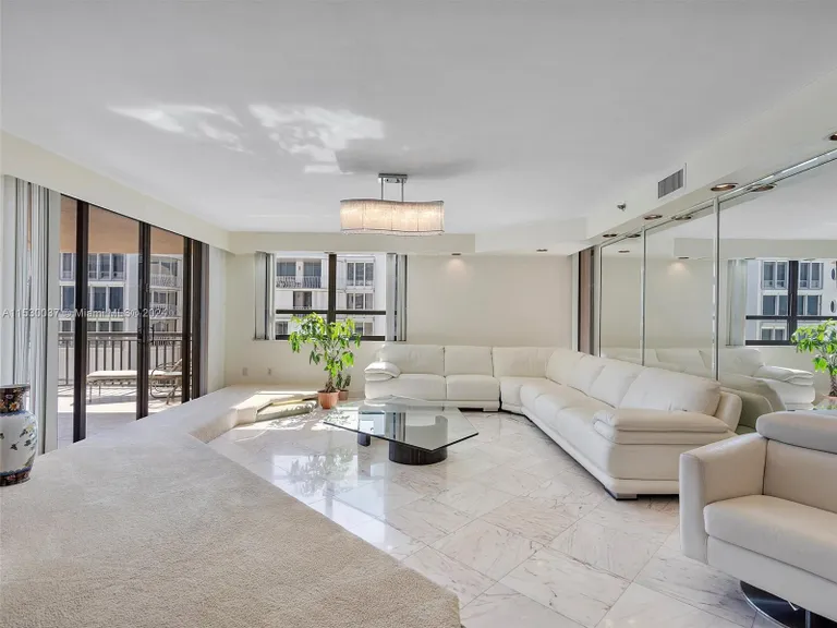New York City Real Estate | View 10175 Collins Ave, 1704 | Listing | View 22