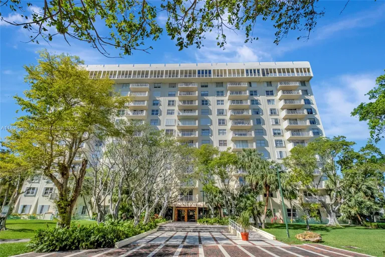 New York City Real Estate | View 11111 Biscayne Blvd, 9B(928) | Listing | View 32