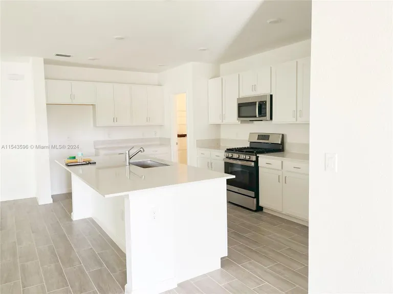 6365 NW Leafmore Ln, Port St. Lucie, FL 34987 Property for sale