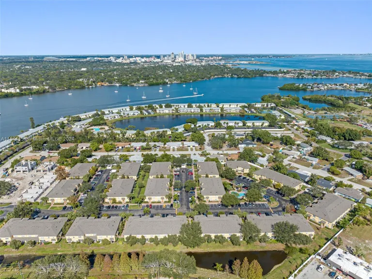 New York City Real Estate | View 220 Coquina Bay Dr, 220 | Listing | View 4