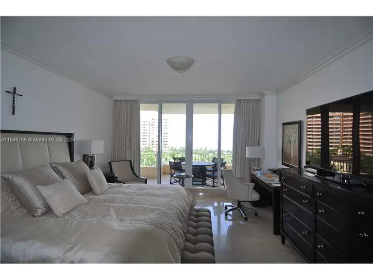 New York City Real Estate | View 799 Crandon Bl, 805 | Listing | View 7
