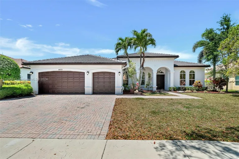 New York City Real Estate | View 4875 Citrus Way | 5 Beds, 3 Baths | View 1
