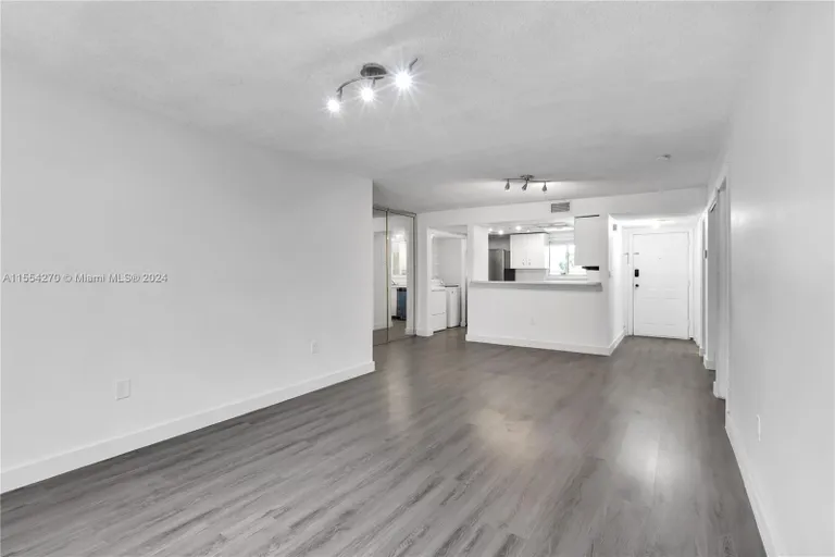 New York City Real Estate | View 269 NW 7th St, 121 | Listing | View 18