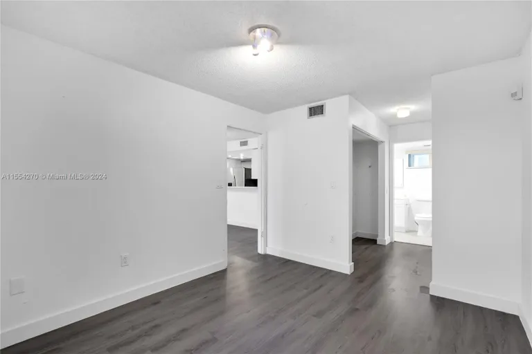 New York City Real Estate | View 269 NW 7th St, 121 | Listing | View 13