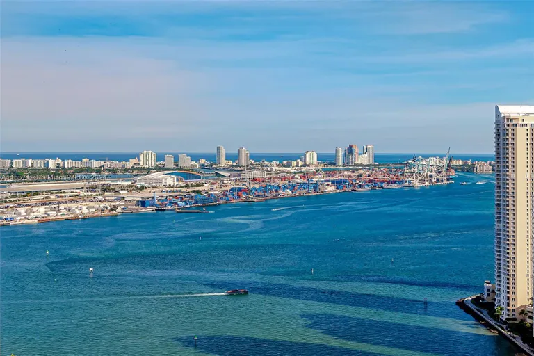 South Florida Real Estate | View 200 S Biscayne Boulevard Way, 3907 | 2 Beds, 2 Baths | View 1