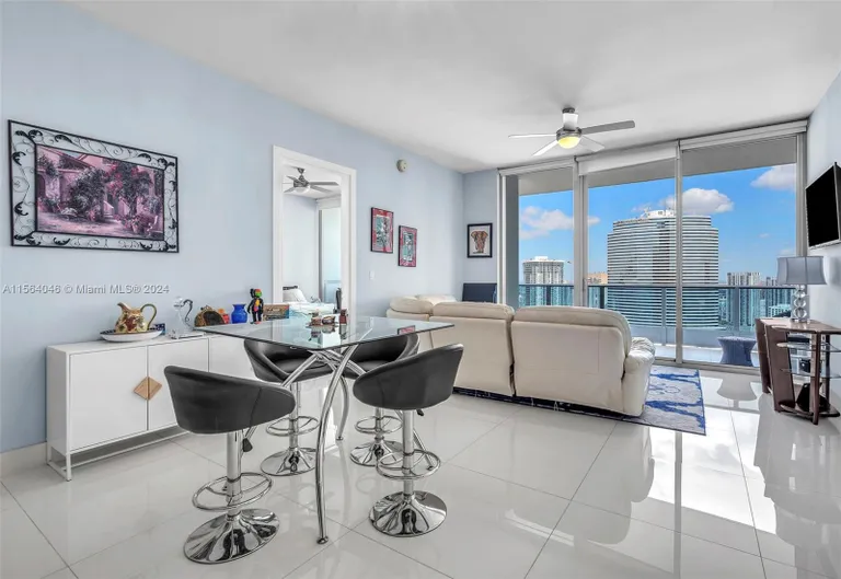 New York City Real Estate | View 200 Biscayne Boulevard Way, 4810 | 2 Beds, 2 Baths | View 1