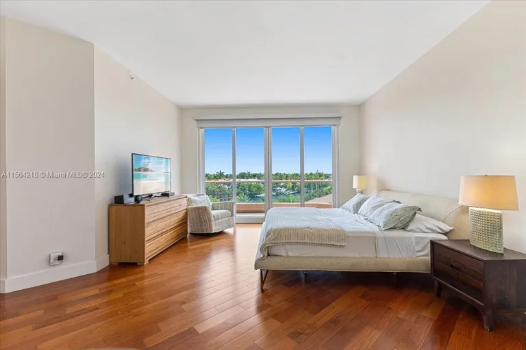 New York City Real Estate | View 10 Edgewater Dr, 5D | Listing | View 5